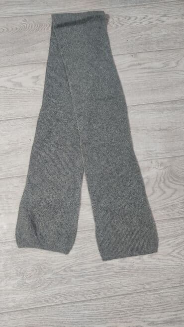 даром бекер: 1)Худи ( S) б/у теплая мягкая на 1 кг сахара 2) Пальто ( 50-52)- на — 10