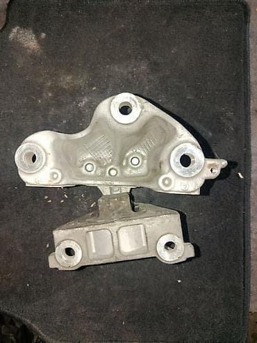 logitech c525: Подушка мотора Kia 2018 г., Оригинал — 2