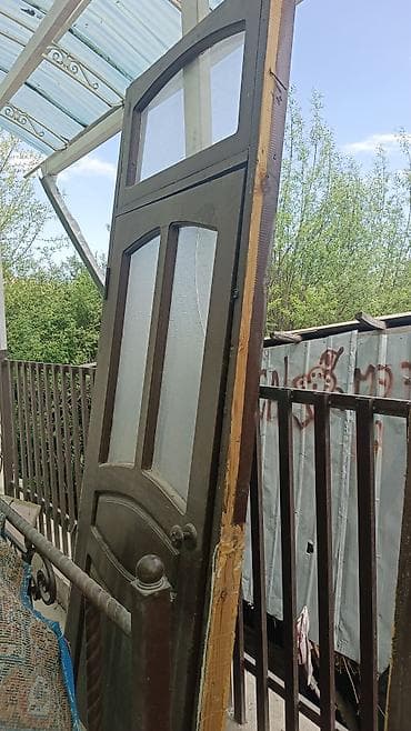 Ремонт и строительство: Двери для домов и квартир, Деревянная, Трехстворчатая, Со стеклом, цвет - Коричневый — 3