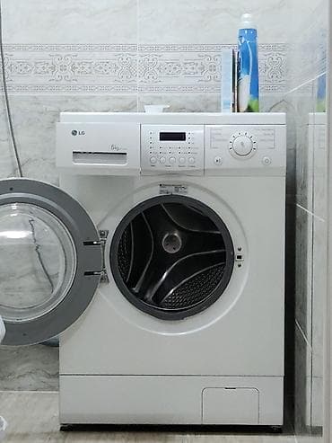 Стиральная машина LG, фронтальная загрузка, вместимость 5 кг