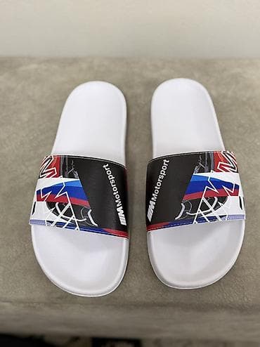 Продаю Шлепанцы Puma BMW
размер 42 новые
1200 сом — 3