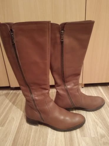 женская модельная обувь больших размеров: Продаю демисезонные сапоги 38 размер, коричневые, с высоким голенищем — 3