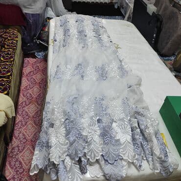 занавески ош: Продам две занавески. в хорошем состоянии,б/у мало Первая белая 6м — 4