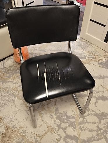 Тигүүчүлөр үчүн отургучтар: Ашкана үчүн отургуч, Колдонулган, Темир, түсү - Кара — 1