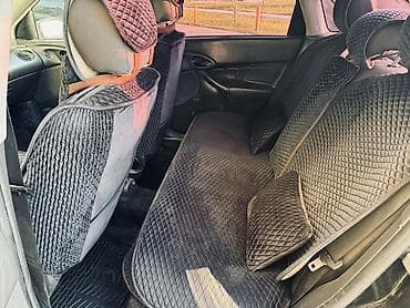 горить: Ford Focus: 2002 г., 1.6 л, Автомат, Бензин, Седан — 5