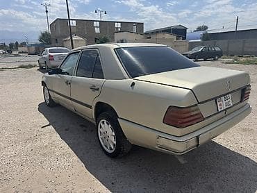 чанган юни с: Mercedes-Benz W124: 1990 г., 2.3 л, Седан — 4