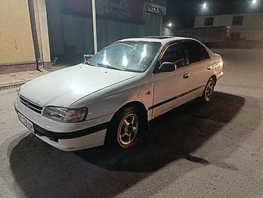 Toyota Carina E: 1992 г., 1.6 л, Механика, Бензин, Седан