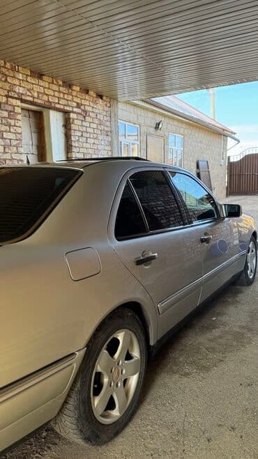 Mercedes-Benz E-Class: 1996 г., 2.3 л, Автомат, Бензин, Седан — 3