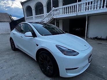 Tesla Model Y: 2023 г., 4.4 л, Автомат, Электромобиль, Кроссовер — 2