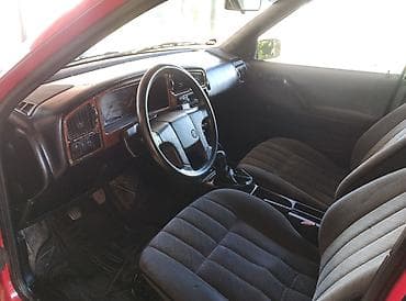 Volkswagen Passat: 1990 г., 1.8 л, Механика, Бензин, Седан — 2