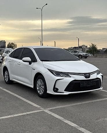 Продажа авто: Toyota Corolla: 2023 г., 1.8 л, Вариатор, Гибрид, Седан — 1