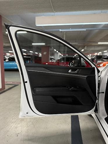 kil k5: Kia K5: 2021 г., Седан — 4