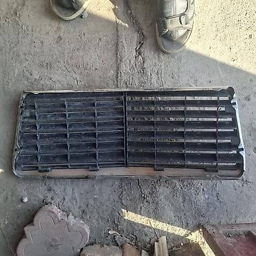 Решетка радиатора Mercedes-Benz 1994 г., Аналог at lalafo.kg Решетка радиатора Mercedes-Benz 1994 г., Аналог