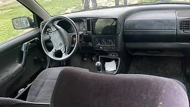 kingbeats k3: Volkswagen Golf: 1993 г., 1.6 л, Ручные, Бензин, Хэтчбэк — 3