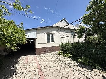Продаётся жилой дом в районе Ак-Орго с благоустроенным двором и крытой — 6