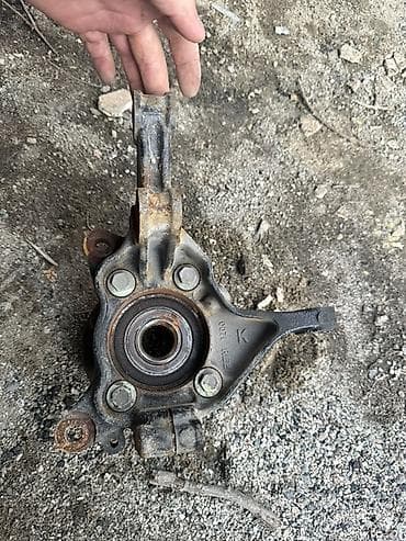 Ступичный узел/поворотный кулак переднего колеса (со ступицей и