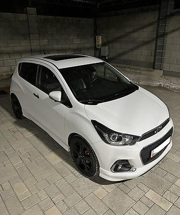 Chevrolet Spark: 2017 г., 1 л, Вариатор, Бензин, Хетчбек