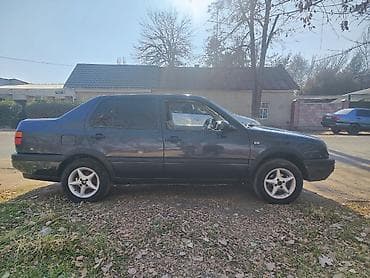 Volkswagen: Volkswagen Vento: 1993 г., 1.8 л, Механика, Бензин, Седан — 4