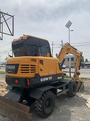 lexus lx 330: Экскаватор, Hyundai, Колесный — 4