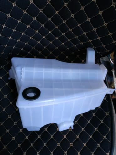 коробка на виндом: БОЧЕК ОМЫВАТЕЛЯ: L-C 100. Производство: Тайвань. Новые, всё в наличии — 1