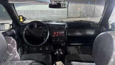 Volkswagen Passat CC: 1994 г., 1.8 л, Механика, Бензин, Седан