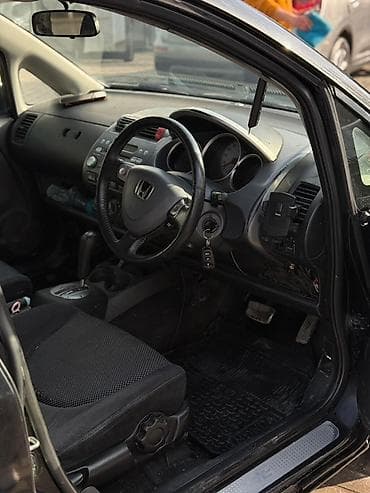 с4 кузов: Honda Fit: 2004 г., 1.5 л, Вариатор, Бензин, Хэтчбэк — 5