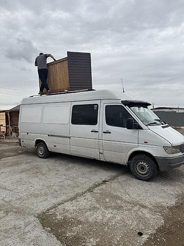 трёхдверный: Легкий грузовик, Mercedes-Benz — 1