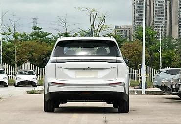 недорогие электромобили: Электромобиль GAC Aion Y (кроссовер/MPV) Ключевые особенности: - — 6