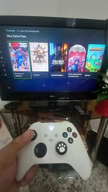 Игровая консоль Xbox Series S (белая) с комплектом аксессуаров В