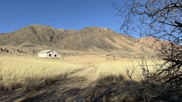 сколько стоит парковочное место: Кочкор району Мантыш айылынан Уй -Сарай участогунан сарай сатылат, 100 — 2