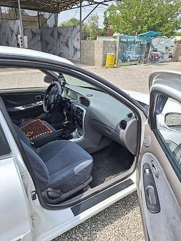 Hyundai Avante: 1998 г., 1.5 л, Механика, Бензин, Седан — 8