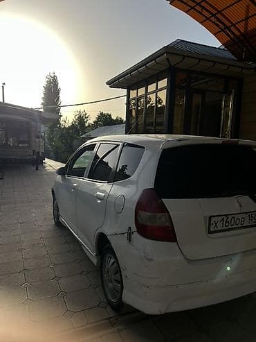 бампер на фит: Honda Fit: 2003 г., 1.3 л, Автомат, Бензин, Хэтчбэк — 4