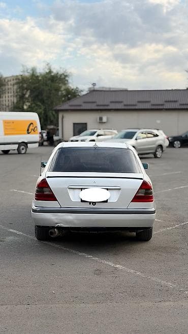 1: Mercedes-Benz C-Class: 1993 г., 1.8 л, Механика, Бензин, Седан — 4