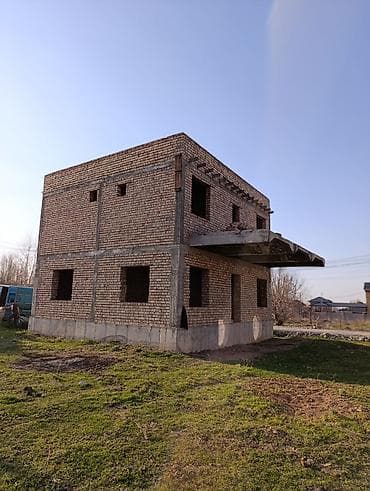 хата с басейном: Продаётся недостроенный двухэтажный кирпичный дом с участком — 10