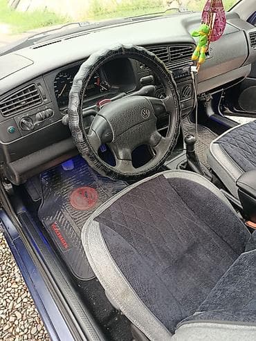 volkswagen golf 1: Volkswagen Golf: 1992 г., 1.8 л, Механика, Бензин, Хэтчбэк — 5