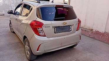 Chevrolet Spark: 2016 г., 1 л, Вариатор, Бензин, Хэтчбэк