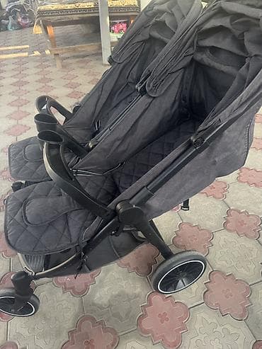 коляска чамадан: Детская коляска для двойни (side-by-side), темно‑серая. Особенности — 1