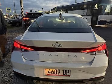 model x: Hyundai Elantra: 2021 г., 2 л, Автомат, Бензин, Седан — 2