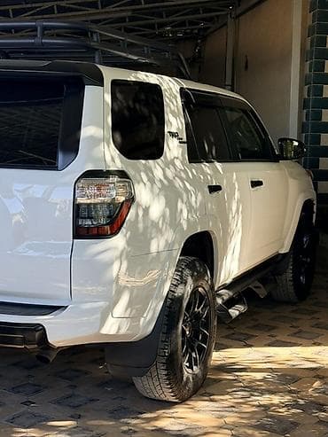 Продажа авто: Toyota 4Runner: 2020 г., 4 л, Автомат, Бензин, Внедорожник — 5