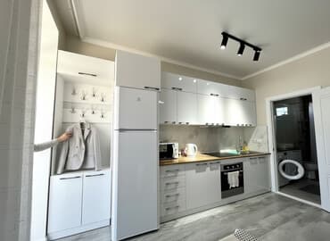 дома в нижней аларче: Батир, КОРПУС | Palm Beach, Чок-Тал, Балдар аянтчасы, Унаа токтотуучу жай, унаа туруучу жай, Коргоодогу аймак — 1