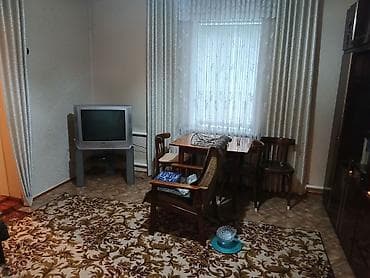 70: 🏡 Продаётся частный дом с участком 📍 Район: Пишпек 🏠 Количество — 2