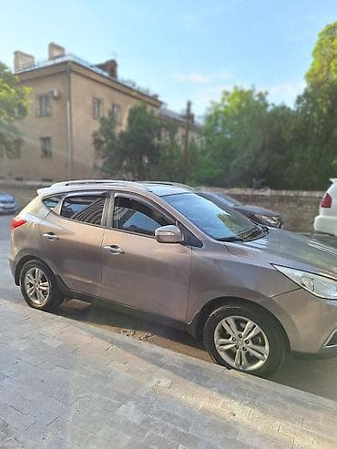 hundai: Hyundai Tucson: 2011 г., 2.4 л, Автомат, Бензин, Кроссовер — 4
