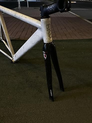 фикс aventon: Рама для фикс/трек велосипеда + карбоновая вилка Продам фреймсет 6KU — 3