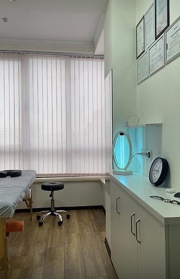 Аренда кабинетов в салонах красоты, 15 м², Для бровиста, Для визажиста, Для лешмейкера at lalafo.kg Аренда кабинетов в салонах красоты, 15 м², Для бровиста, Для визажиста, Для лешмейкера