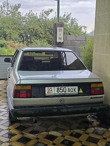 Volkswagen Jetta: 1989 г., 1.8 л, Кол менен иштөөчү, Бензин, Седан — 2