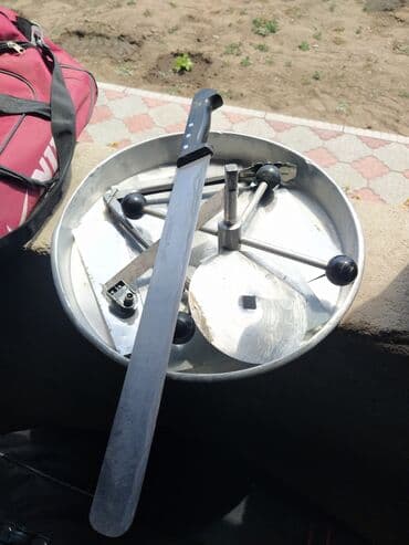 оборудование для пиццерии: Продаю аппарат от гамбургера, просто стоит пользовались очень мало, в — 2