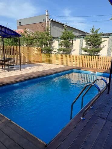 Бассейн!!!! Большой тёплый Бассейн во дворе!!!!!