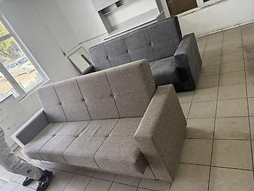 диваны продаю: Прямые диваны с высокой спинкой и широкими подлокотниками - — 1