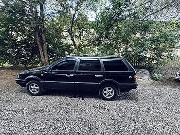 салон машины: Volkswagen Passat Variant: 1989 г., 1.8 л, Механика, Бензин, Универсал — 9