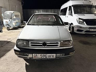 Унаа сатуу: Volkswagen Vento: 1994 г., 1.8 л, Кол менен иштөөчү, Бензин, Седан — 1